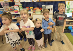 Wspólne zabawy dzieci.