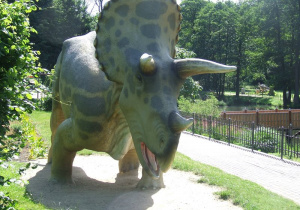 Figurka triceratopsa.