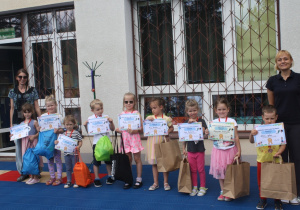 Dzieci nagrodzone w konkursie "Rodzinnie na macie".