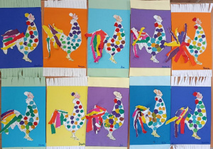 Prace plastyczne - koguty na ręcznikach.