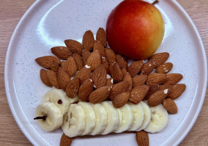 Praca konkursowa "Kreatywnie na talerzu".