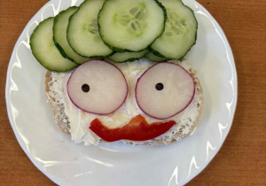 Praca konkursowa "Kreatywnie na talerzu".