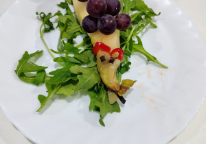 Praca konkursowa "Kreatywnie na talerzu".