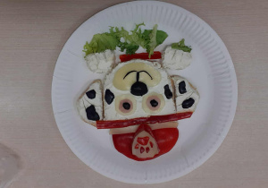 Praca konkursowa "Kreatywnie na talerzu".