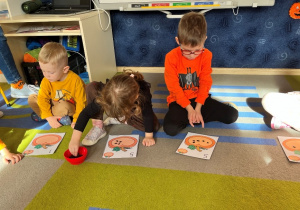 Przeliczanie pestek.