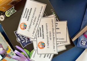 Karteczki z dedygacją.