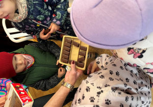 Poczęstunek dla dzieci.