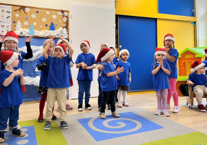 Dzieci podczas występu.