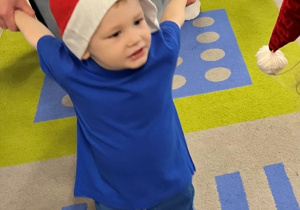 Chłopiec z rodzicem.