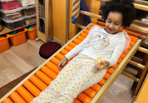 Dziewczynka i drabina.