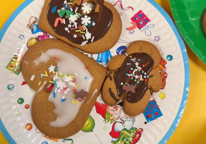 Udekorowane pierniczki.