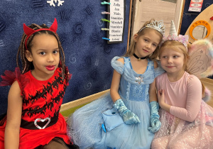 Dzieci w przebraniach.