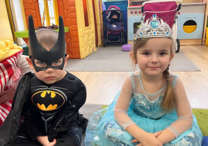 Dzieci w przebraniach.