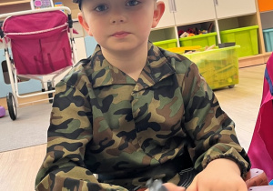 Dziecko w przebraniu.