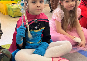 Dzieci w przebraniach.