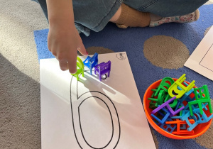 Ułożenie krzesełek na cyfrze 9.