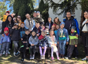Wspólne zdjęcie dzieci z rodzicami