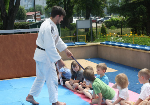 Zajęcia z trenerem judo.