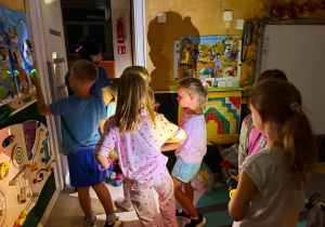 Nocne zwiedzanie przedszkola.