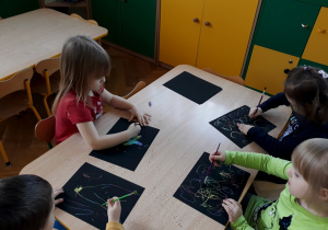 Dzieci projektują - technika wydrapywanka