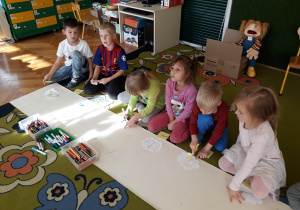 Dzieci projektują grę planszową