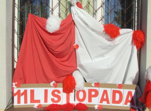 dekoracja biało czerwona z okazji 11 listopada